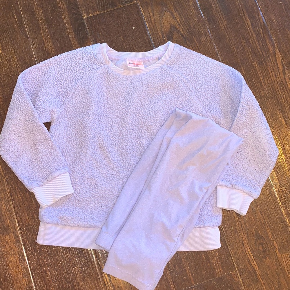 32 degree heat 2 piece Sherpa sweatshirt and leggings in lavender size xs 5-6